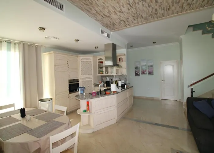 Villa La Mairena