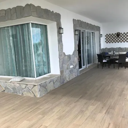 La Mairena Μαρμπέλλα